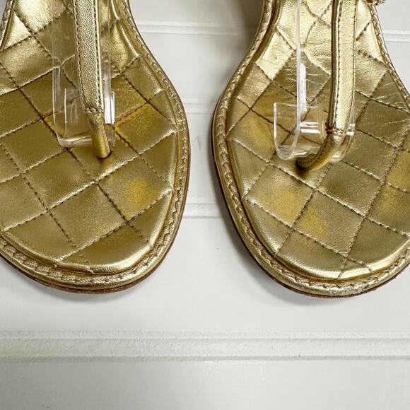 Chanel Gold Quilted CC Pearl Thong Sandals Metallic Lambskin 38.5 - Picture 14 of 16